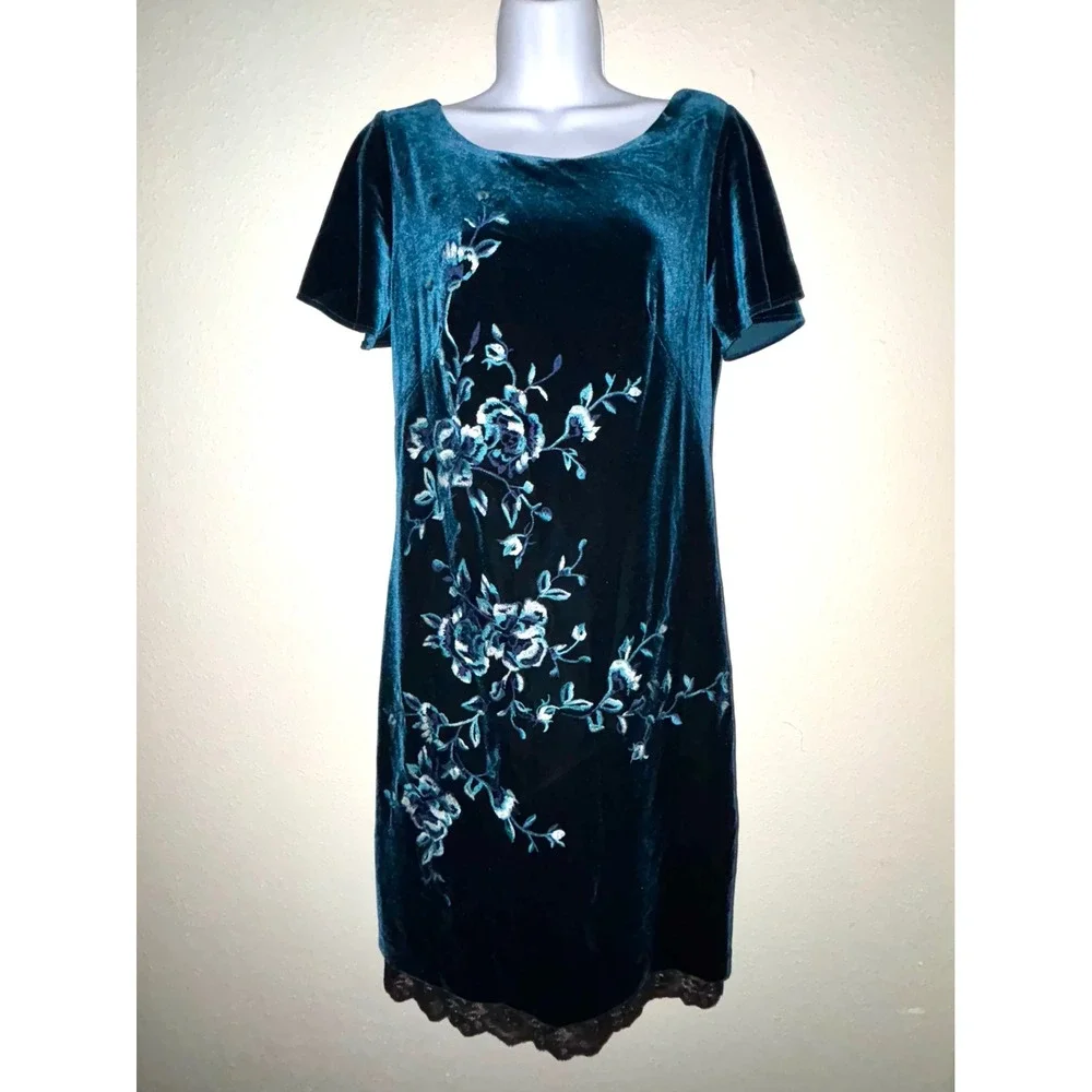 White House Black Market Teal Velvet Dress Small Floral Embroidery Lace $150 NWT